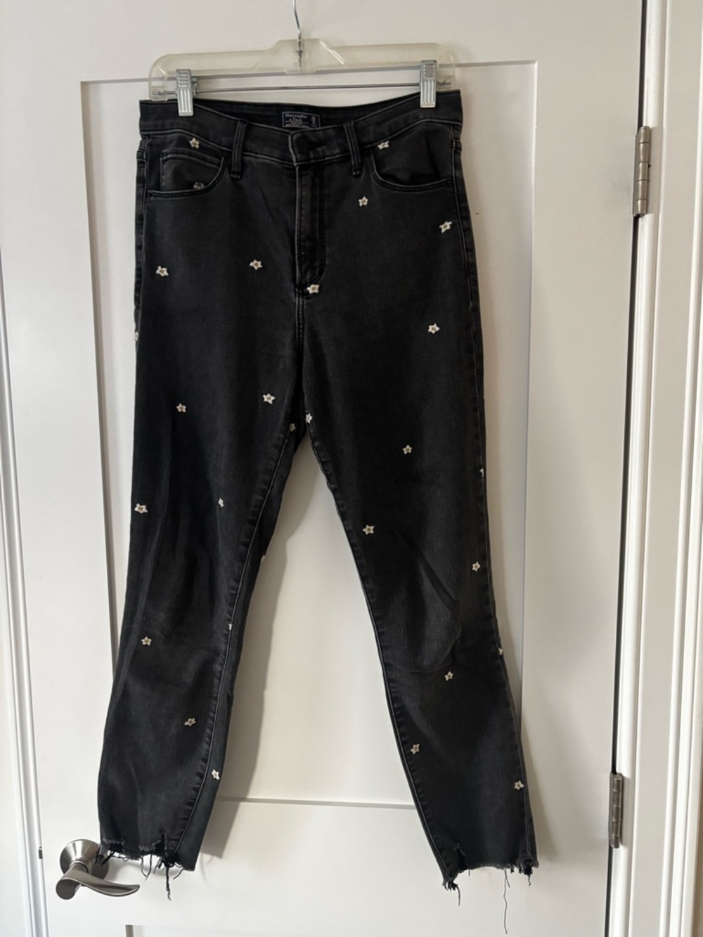 Abercrombie Black Floral Embroidered Jeans Size 6 Raw Hem High Rise